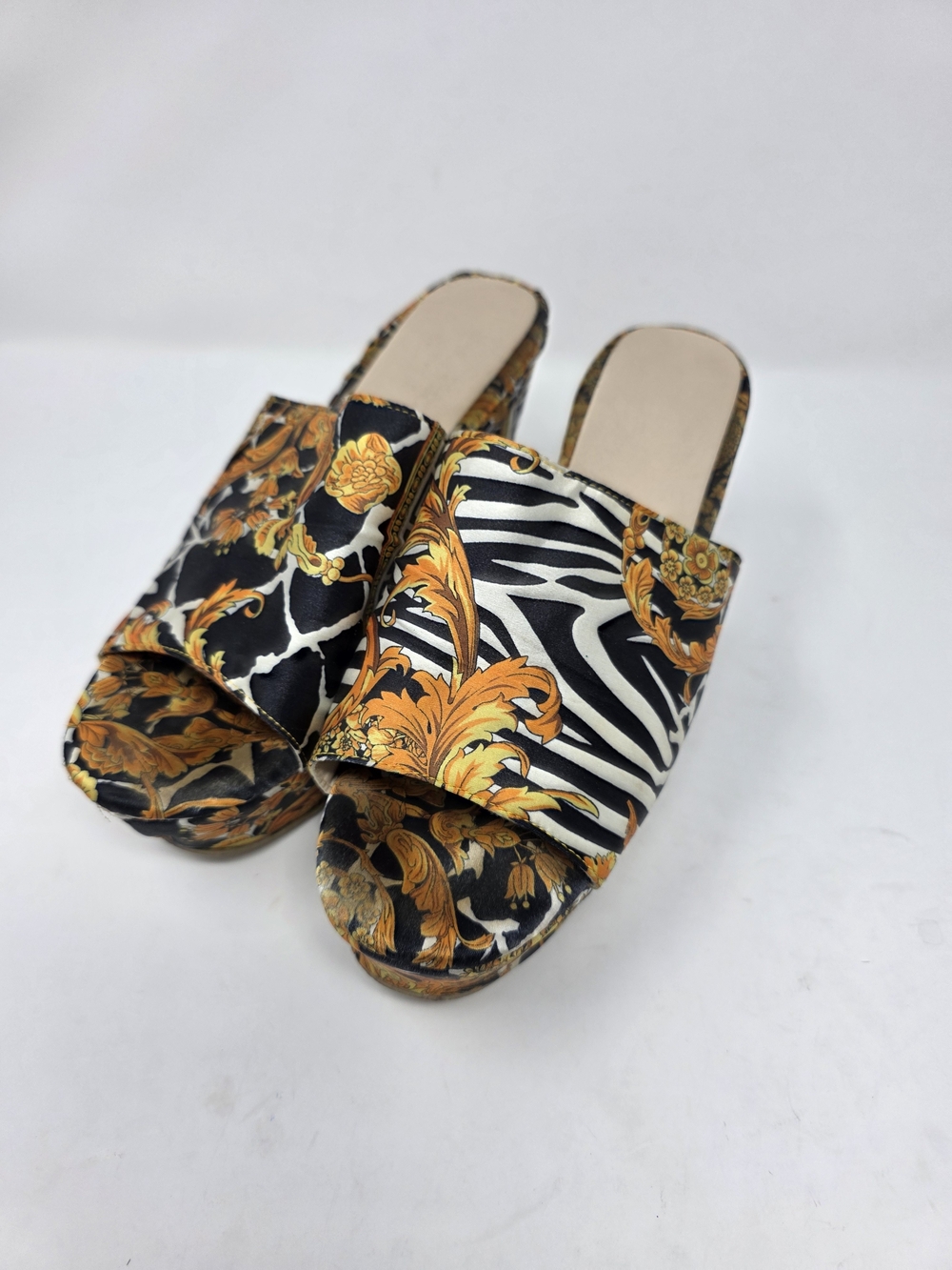 Women’s Size 10 Baroque Medallion Print Platform Heels Open Toe Mules